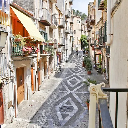 Palazzo Melnis Bed & Breakfast