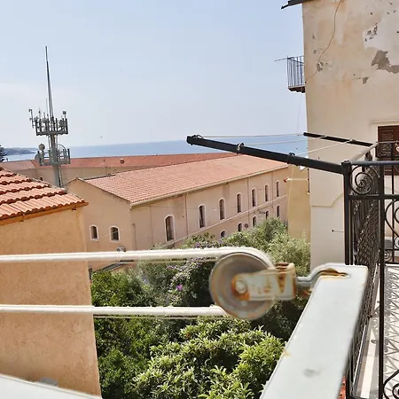 לינה וארוחת בוקר Palazzo Melnis 2*